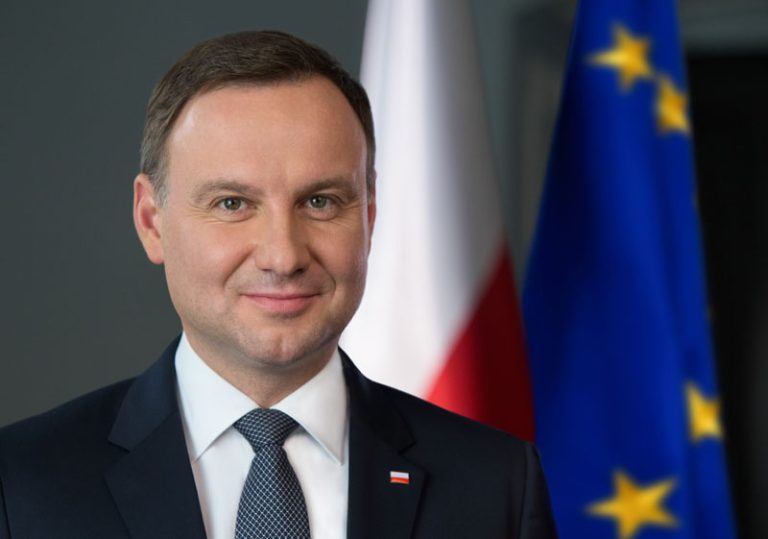 Polonia, il presidente Andrzej Duda ha vinto le elezioni con il 51,2%