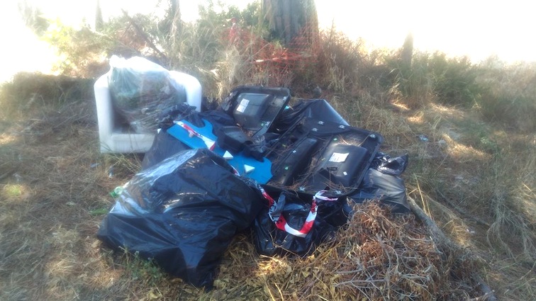 Segnalazioni di rifiuti abbandonati in Via di Zambra