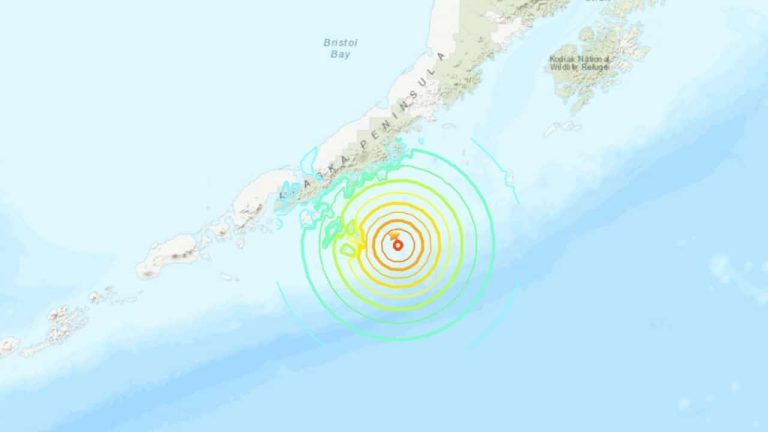 Alaska, forte scossa sismica di magnitudo 7.8: scatta l’allarme tsunami