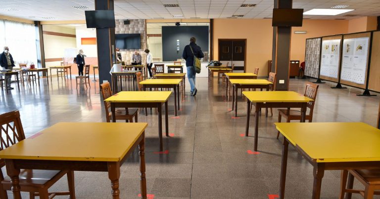 Scuola, al via il bando europeo per l’acquisto di tre milioni di banchi