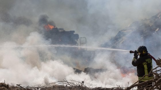 Sardegna, incendi a Budoni (Sassari), evacuate 250 case e due villaggi turistici