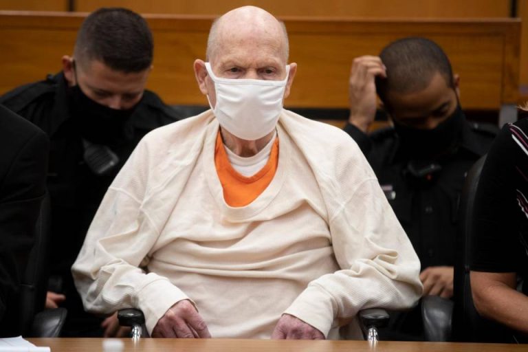 Usa, condannato all’ergastolo Joseph DeAngelo, il killer del Golden State
