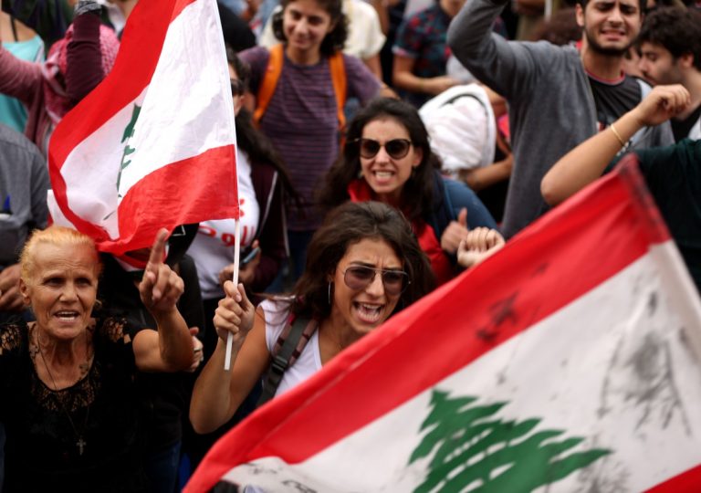Libano, monta la protesta popolare a Beirut contro il governo