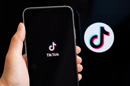 Usa, il presidente Trump vieterà l’utilizzo dell’app cinese “TikTok”