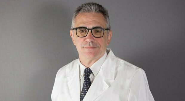 Coronavirus, parla il virologo Fabrizio Pregliasco: “Portare la mascherina come gli occhiali da sole questa estate”