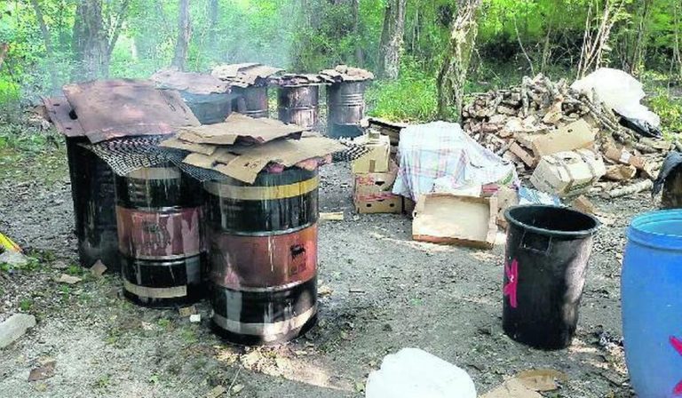 Vallenoncello (Pordenone), denunciati due cuochi africani: stavano preparando un pranzo con cibo avariato