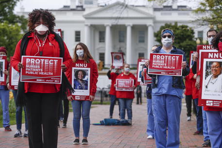 Coronavirus, negli Usa 1.442 decessi nelle ultime 24 ore