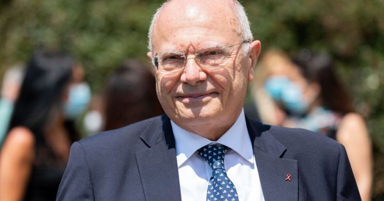 Coronavirus, parla il professor Massimo Galli: “Il segnale dell’apertura delle discoteche è stato pessimo ed ha avuto risultati pessimi”