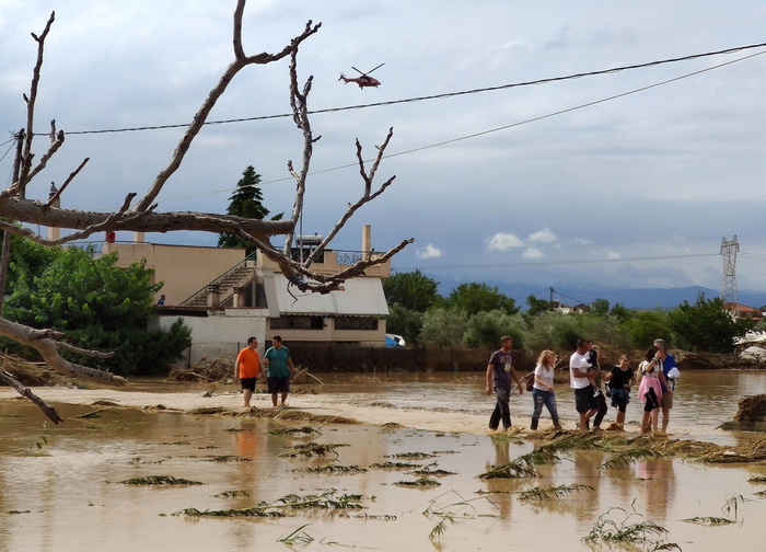 Grecia, piogge torrenziali nell’isola di Evia: morte cinque persone