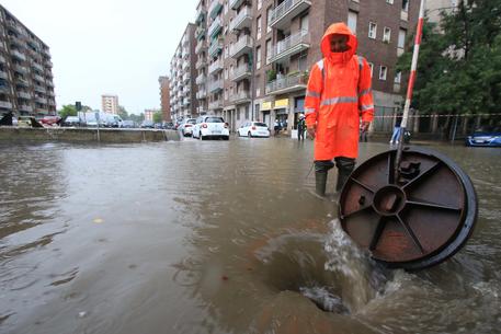 Meteo, Italia divisa in due nel weekend: temporali violenti prima al nord e poi anche al centro, caldo record al sud