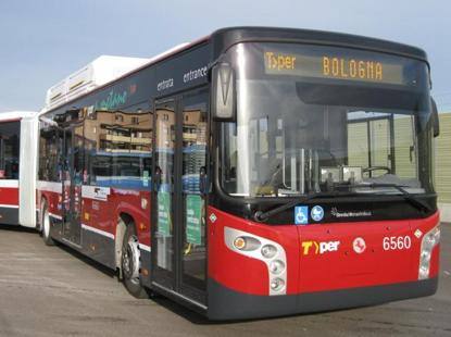 Bologna, si rifiuta di indossare la mascherina sul bus: denunciata una rumena di 43 anni