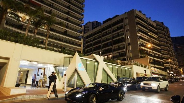 Montecarlo, un dipendente positivo: chiude il Cipriani di Flavio Briatore