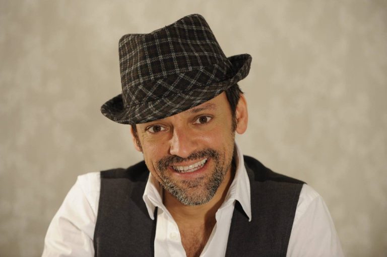 Antonello Costa sul palco della Legnara a Ferragosto