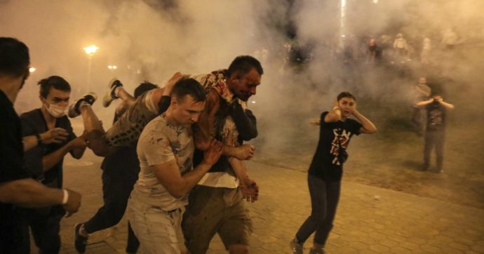 Bielorussia, il governo ha rilasciato oltre mille studenti arrestati nei disordini dei giorni scorsi