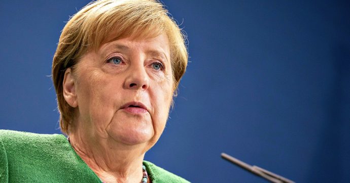 Coronavirus, il pessimismo della cancelliera Merkel: “I prossimi mesi saranno difficili”