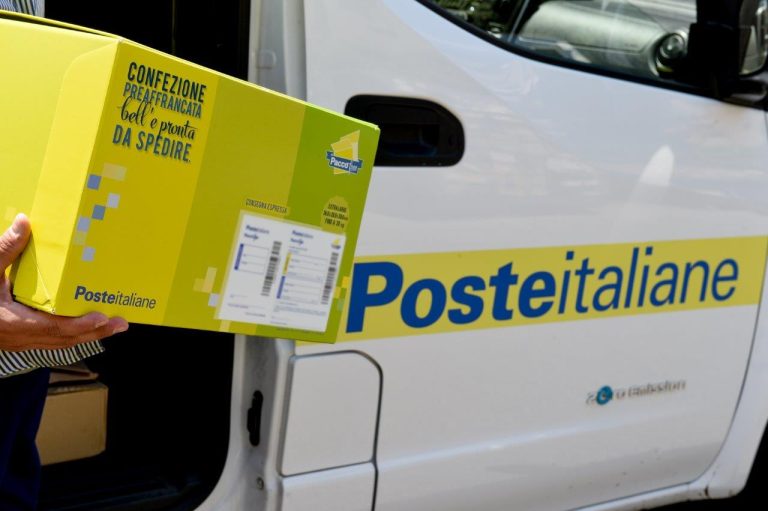 Poste Italiane: anche i cittadini del litorale romanoin vacanza liberi dai bagagli con poste delivery web