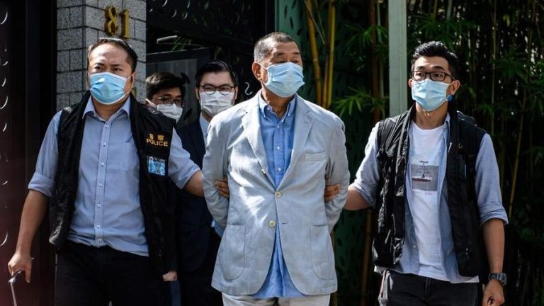 Honk Kong, il magnate Jimmy Lai non molla: “Continuare la lotta per la democrazia”