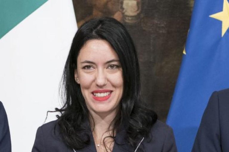 Istruzinoe, l’annuncio della ministra Azzolina: “Oltre 50mila posti in più fra docenti e Ata, con una priorità per la scuola dell’infanzia e la primaria”