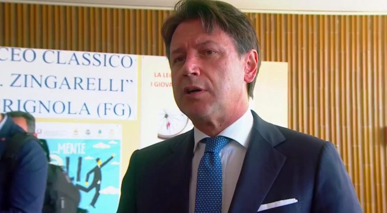 Migranti, il rigore del premier Conte: “Non possiamo tollerare che si entri in Italia in modo irregolare e che i risultati dei sacrifici” compiuti per contenere la diffusione del Covid”