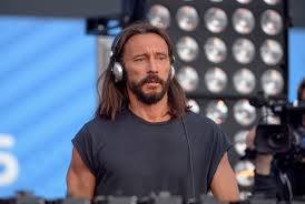 Coronavirus, parla il dj Bob Sinclar: “Distanziamento nelle discoteche? E’ impossibile”