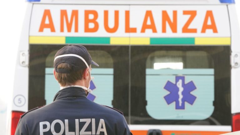 Roma, parte un colpo alla pistola del nonno, morte cerebrale per nipotino di 7 anni