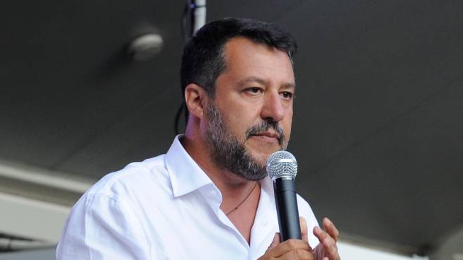 Migranti, parla Matteo Salvini: “Pericolosi e incapaci, questo governo mette in pericolo l’Italia”