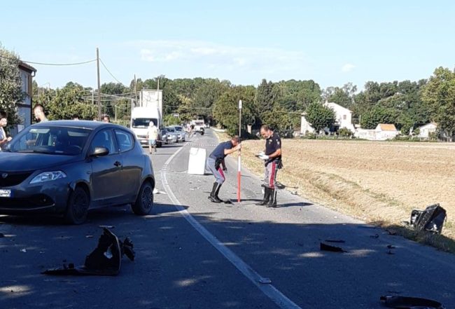 Cesano di Senigallia, incidente stradale sulla Provinciale 19: muore un bimbo di 7 anni, ferito il padre