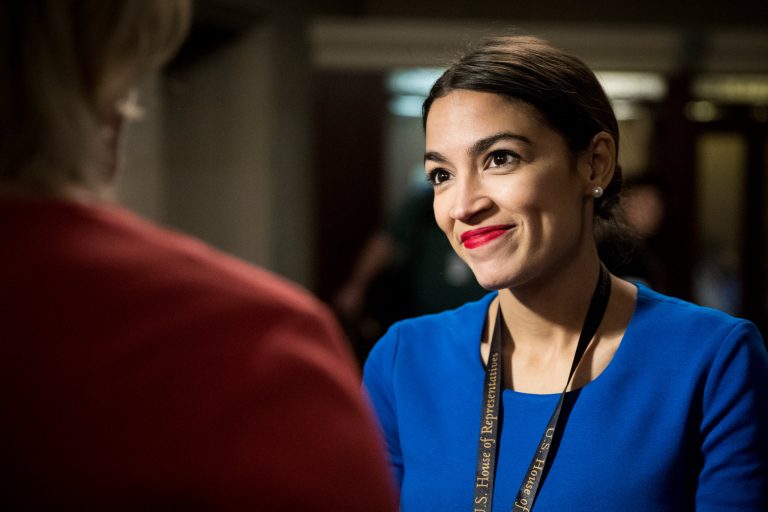 Usa, Alexandria Ocasio-Cortez interverrà alla Convention democratica il 18 agosto