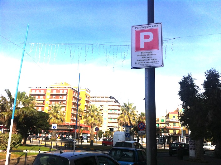 Istituiti a Civitavecchia i primi 5 Parcheggi rosa