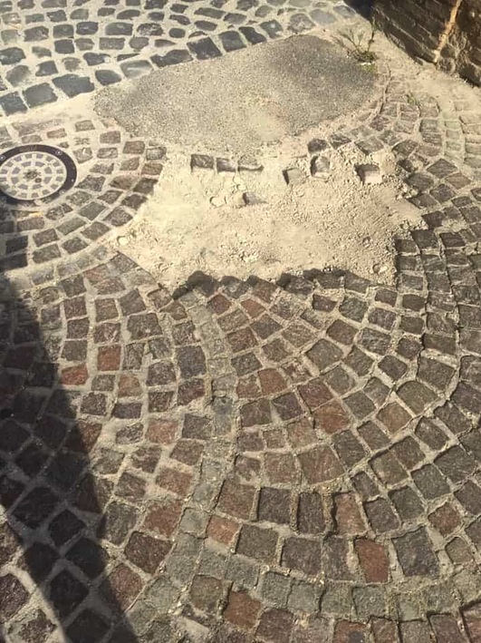 Piazza Santa Maria abbandonata a se stessa