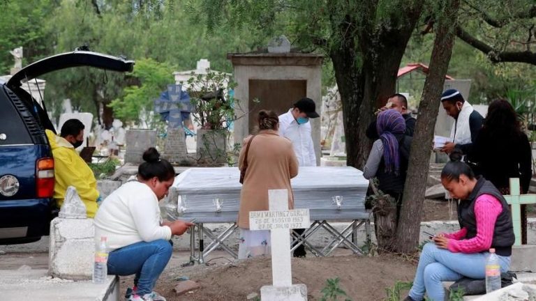 Coronavirus, epidemia fuori controllo in Messico: 505mila casi oltre 55mila vittime