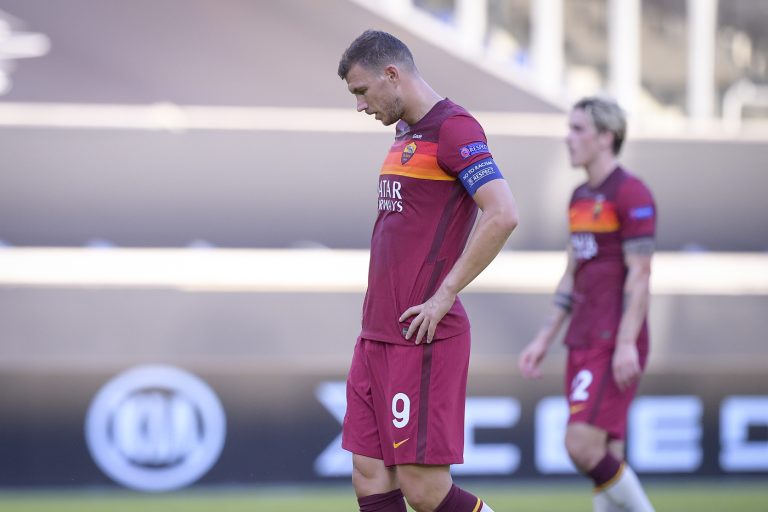 Calcio, una Roma molto deludente è stata eliminata dall’Europa League: sconfitta 2 a 0 dal Siviglia