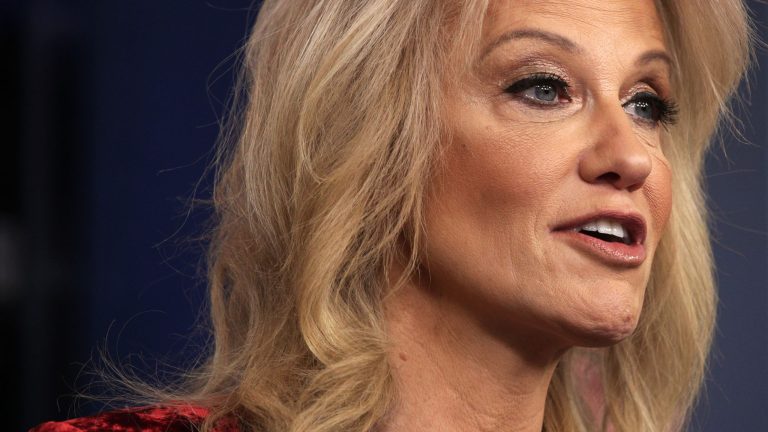 Usa, Kellyanne Conway, la storia consigliera del presidente Trump ha rassegnato le dimissioni