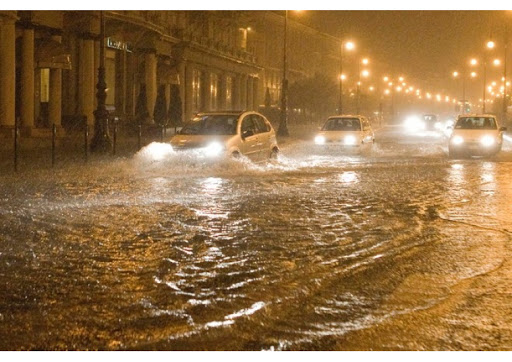 Trieste, violento nubifragio con allagamenti, blackout e caduta di alberi