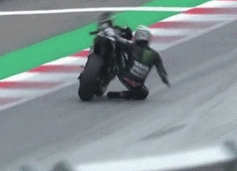 Motociclismo, incredibile lucidità di Vinales che ha lasciato la sua Yamaha a 310 km/h