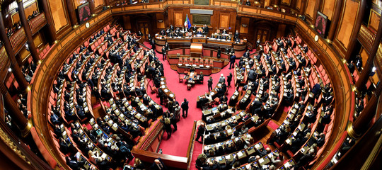 Dl Covid, ok dalla Camera con 276 voti a favore e 194 contrari: 28 deputati M5S non hanno votato