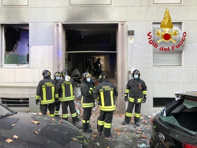 Milano, violenta esplosione in uno stabile in piazzale Libia: sei persone ferite, una è grave