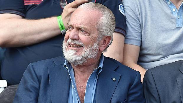 Calcio, l’amarezza di Aurelio De Laurentiis: “E’ imbarazzante vedere come media, anche molto importanti, riportino la notizia che i giocatori del Napoli per fare crioterapia utilizzino bidoni dell’immondizia”