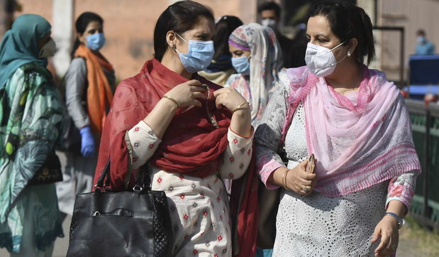 Coronavirus, in India contagio fuori controllo: oltre sei milioni di contagi e quasi 100mila morti