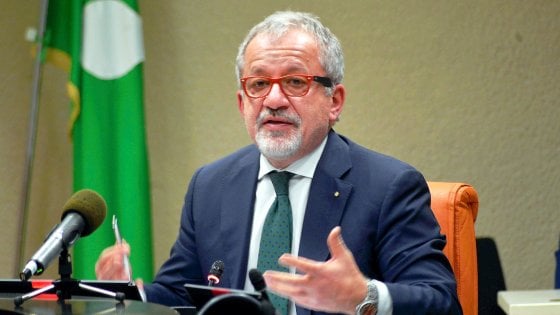 Milano, nuovo processo per Roberto Maroni: è accusato di presunte pressioni per favorire una sua ex collaboratrice