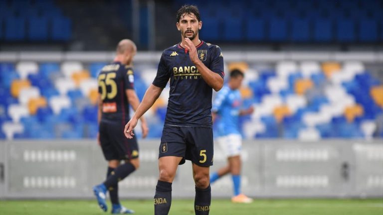 Calcio, trema la seria A: 14 giocatori del Genoa sono positivi al Covid