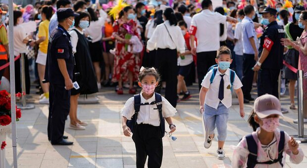Cina, al via il nuovo anno scolastico nella città di Wuhan per 1,4 milioni di studenti