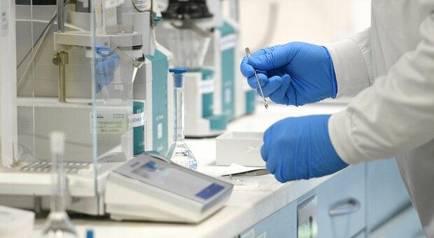 Coronavirus, la Commissione europea acquisterà 300 milioni di dosi del vaccino di Sanofi Gsk