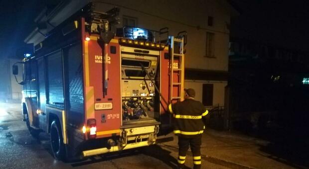 Roma, incendio in una palazzina al Quarticciolo: venti persone intossicate
