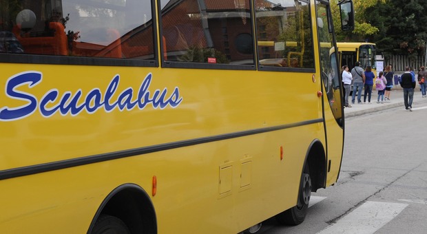 Annunciato il servizio Scuolabus, ma gli scolari restano a piedi