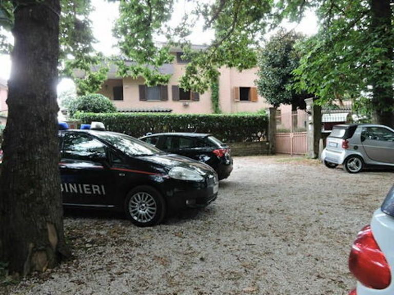 Tragedia ad Ariccia, 87enne uccide la moglie malata e poi si toglie la vita