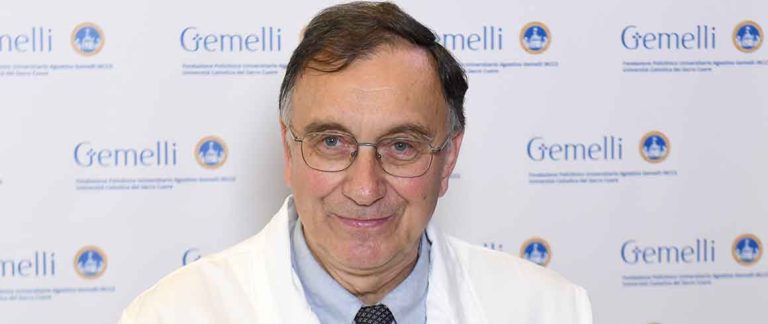 Coronavirus, l’infettivologo Roberto Cauda: “Avremo a che fare con il Covid ben oltre Natale”
