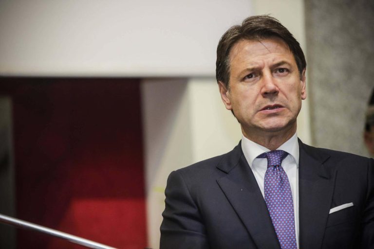 Libano, visita del premier Conte al contigente italiano: “Siamo stati i primi a intervenire e abbiamo messo in campo anche un intervento stabile, strutturato”