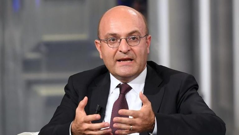 Pensioni, parla il viceministro Misiani: “Quota 100 scade a fine 2021 e non verrà prorogata”