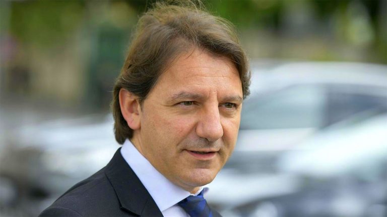 Il premier Conte difende Pasquale Tridico: “Anche se guardate le tabelle comparative ancora oggi il presidente dell’Inps prende emolumenti in linea o inferiori a istituzioni paragonabili”